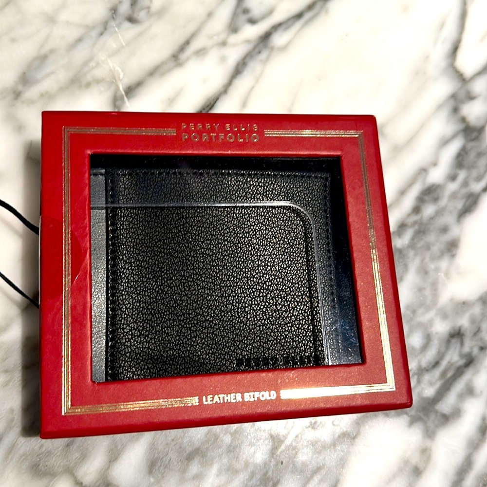 Perry Ellis Portfolio Leather Bifold Wallet